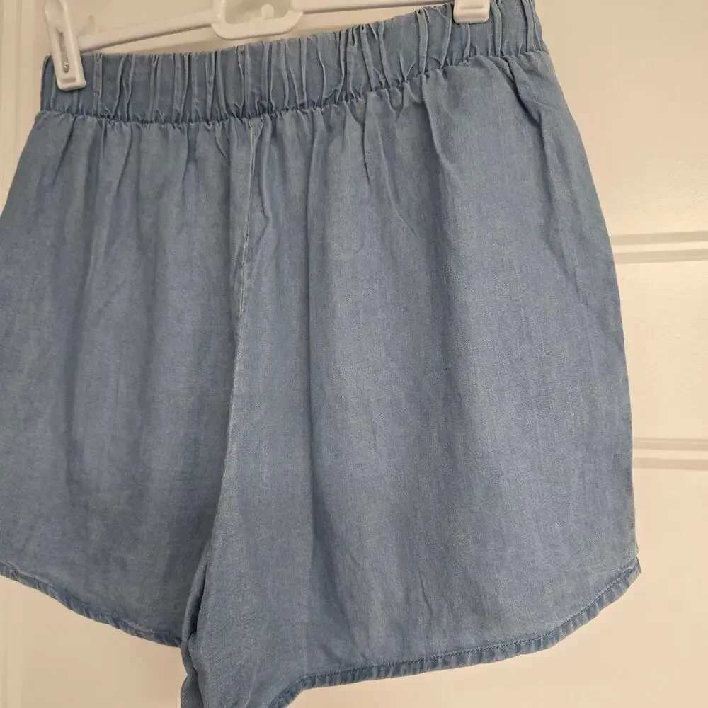 Women's Francesca's Lyocell Chambray Floral Embroidered Pull On Shorts | Size XS